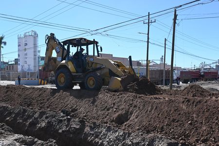 Avanzan los trabajos de tubería de agua de 30 pulgadas hacia el sur oriente de ciudad Obregón