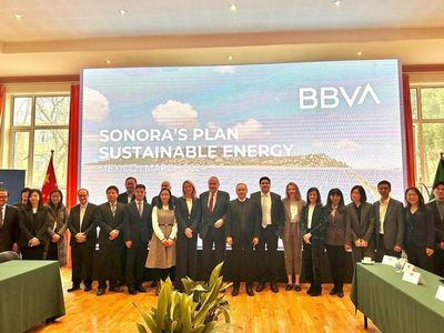 Gobernador de Sonora se reúne con directivos de grupos bancarios en China