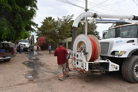 Atiende Oomapas de Cajeme drenaje en la Nueva Esperanza