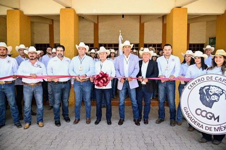 Egresa primera generación de Especialidad en Actividades Pecuarias de la UGRS incorporada al Icatson