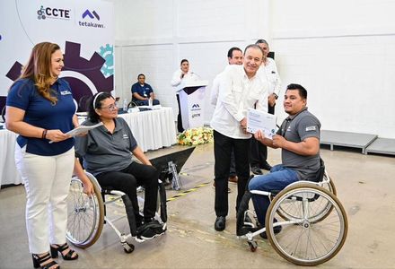 Atestigua Gobernador graduación de la novena generación del Centro de Capacitación y Talento Empresarial CCTE Tetakawi