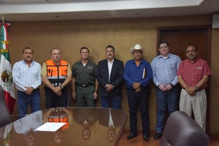 EL PRESIDENTE MUNICIPAL CONVOCA A LAS DEPENDENCIAS COMPETENTES PARA ATENDER LA PROBLEMATICA QUE SE PRESENTA EN ARROYOS Y AFLUENTES DE AGUA DEL RIO YAQUI