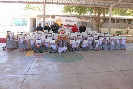 Celebra seguridad pública de Cajeme graduación del programa DARE en la primaria Pdte. Manuel Ávila Camacho