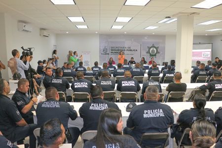 CAPACITAN A POLICÍA MUNICIPAL EN TALLER DE FORMACIÓN CON PERSPECTIVA DE GÉNERO