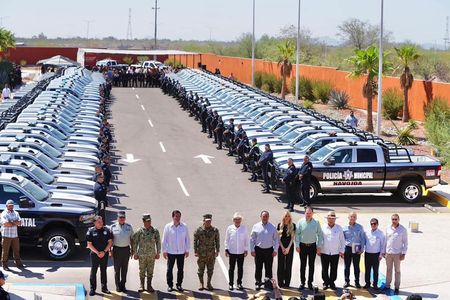 Realiza Gobernador Durazo fortalecimiento histórico en seguridad con equipamiento y entrega de patrullas