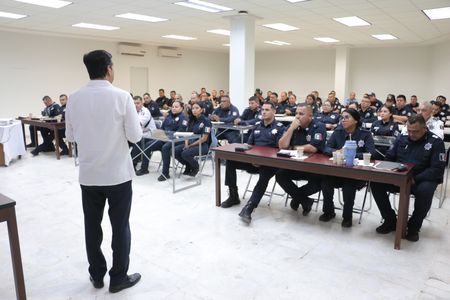 CAPACITAN A POLICÍA MUNICIPAL EN TÉCNICAS DE ARGUMENTACIÓN JURÍDICA