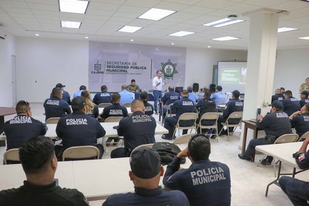 IMPARTEN TALLER ENFOCADO EN LA SOLUCIÓN DE CONFLICTOS A CORPORACIÓN POLICIAL DE CAJEME