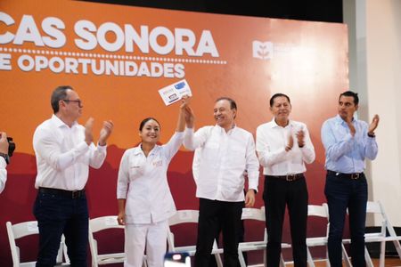 Lleva Gobernador Durazo mejoras en vivienda, educación e infraestructura a familias de SLRC y Peñasco