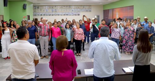 LLAMA ALCALDE A TITULARES DE COMISARÍAS Y DELEGACIONES A TRABAJAR EN BENEFICIO DE LA POBLACIÓN CON ESTRICTO APEGO AL REGLAMENTO MUNICIPAL