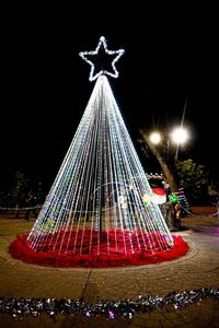 SE ILUMINA PARQUE INFANTIL OSTIMURI CON SU GRAN ENCENDIDO DEL ÁRBOL NAVIDEÑO 2024