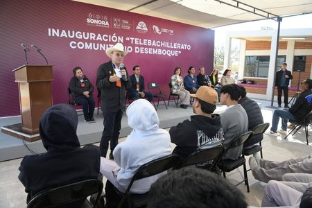 Gobernador Durazo garantiza educación para estudiantes Comca’ac con Telebachillerato en Desemboque