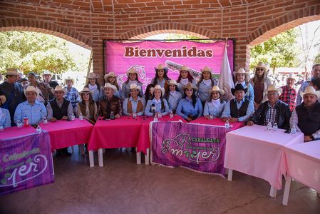 ACOMPAÑA JAVIER LAMARQUE ARRANQUE DEL 15 ANIVERSARIO DE LA CABALGATA CON AROMA DE MUJER EN EL CAMP0 30