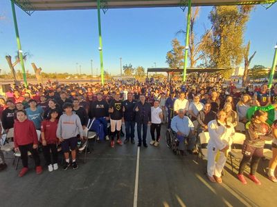 Entrega Javier Lamarque uniformes a mas de 800 atletas de Cajeme para la juegos nacionales CONADE 2025