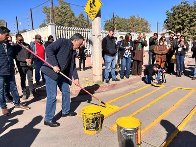Pone en marcha Javier Lamarque programa de señalización vial en zonas escolares de Cajeme