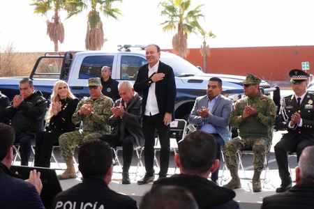 Entrega Gobernador Durazo patrullas y equipamiento de seguridad para fortalecer municipios de la sierra