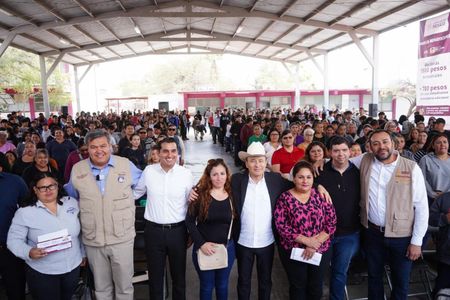 Gobernador Durazo entrega a más de 760 estudiantes de secundaria Beca Universal Rita Cetina