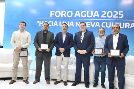 Encabeza Javier Lamarque el foro del agua «Cuídala porque se acaba»