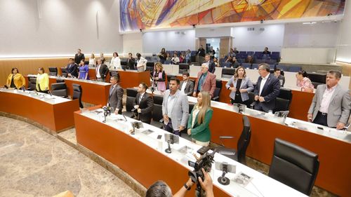 Aprueba Congreso de Sonora minuta sobre simplificación administrativa, turna iniciativas y toma protesta a funcionarios