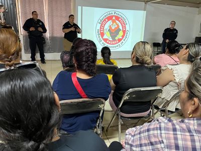 RECIBEN PLÁTICA DE PREVENCIÓN DEL DELITO MADRES Y PADRES DE FAMILIA DE LA TÉCNICA 8 EN EL CAMPO 16 DE CAJEME