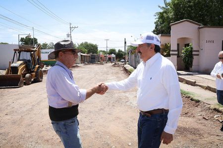 Supervisa Javier Lamarque avances y calidad de trabajos en obras en proceso de pavimentación.