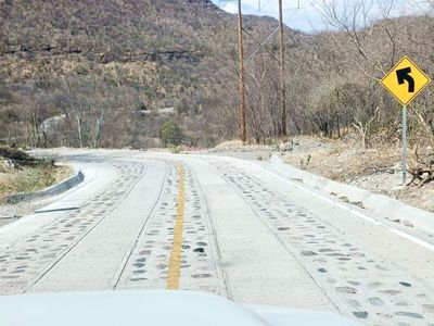 Gobernador Durazo cumple a pueblos originarios y Sierra Alta; garantiza conectividad con Caminos Artesanales