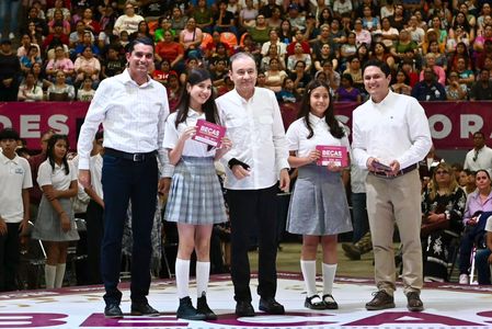 Gobernador Durazo transforma la educación de más de 450 mil estudiantes con Becas Sonora de Oportunidades