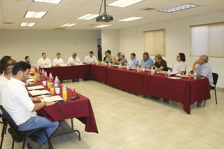 Comparte OOMAPASC información de situación actual de operación y redes hidrosanitarias de la ciudad con integrantes de la Cámara Mexicana de la Industria de la Construcción.