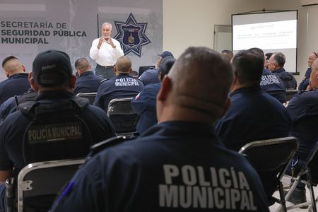 Personal de la Comisión Estatal de Derechos Humanos capacita a elementos de la Policía municipal de Cajeme