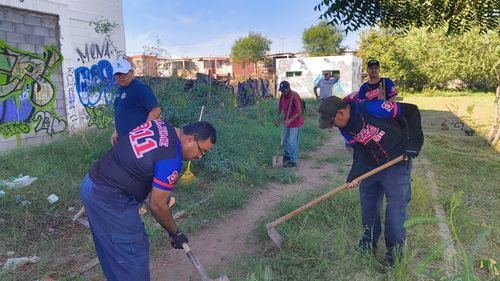 Participa programas preventivos en jornada de limpieza con COBACH II en Valle Dorado y en parque de la colonia Primero de Mayo