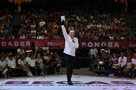 Gobernador Durazo logra disminuir deserción escolar con histórico programa de Becas Sonora de Oportunidades