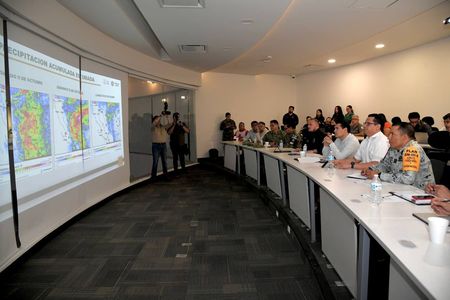 Gobernador Durazo despliega cuerpos de emergencia para salvaguardar a la población ante posible llegada de “Raymond”