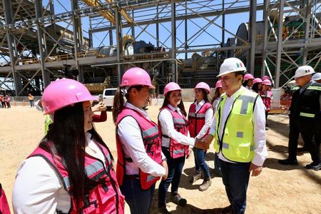 Gobernador Durazo coloca a Sonora en primer lugar de exportación minera en la frontera norte