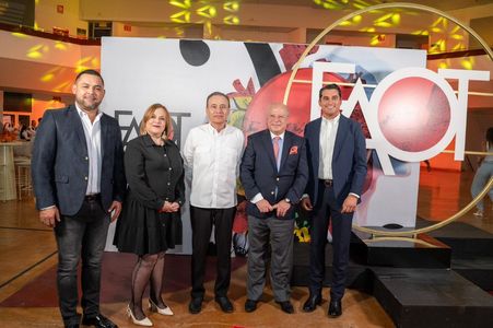 Gobernador Durazo enaltece la cultura sonorense con programa artístico de lujo en la edición 41 del FAOT