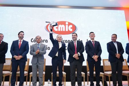 Reconocen empresarios liderazgo de Gobernador Durazo en obras estratégicas durante reunión nacional del sector