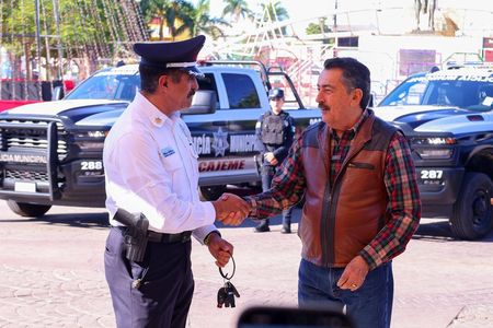 Refuerzan parque vehicular de seguridad pública de Cajeme con cinco patrullas