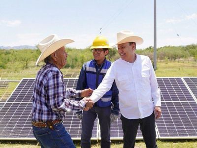 Gobernador Durazo impulsa energía solar para 250 mil hogares en Sonora