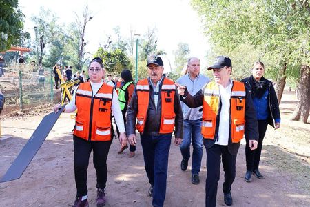 Supervisan Alfonso Durazo y Javier Lamarque avances de los proyectos históricos en parque infantil Ostimuri y Laguna del Náinari
