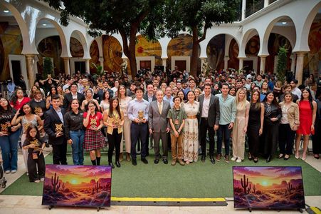 Durazo amplía el Premio Estatal de la Juventud: más jóvenes reconocidos y premio de 200 mil pesos