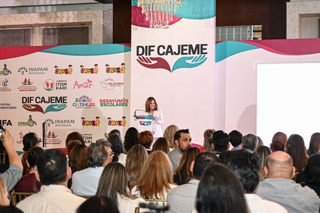Reafirmando su compromiso con las familias rinde DIF Cajeme primer informe