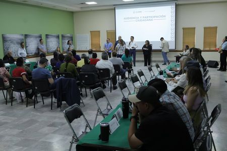 Apoya Javier Lamarque a Cristo Manuel en estudios de preparatoria y permanencia de niño neuro divergente en escuela pública.