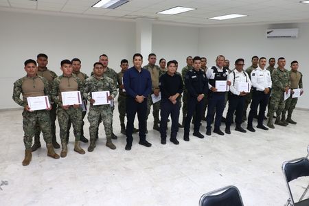 Concluye personal de MARINA de Mazatlán capacitación en moto patrullaje.