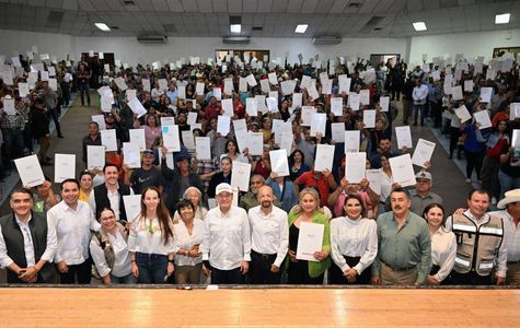Gobernador Durazo y Sedatu entregan escrituras y fortalecen certeza patrimonial en Sonora
