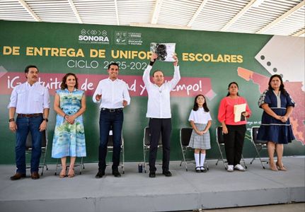 Arranca Gobernador Durazo distribución de uniformes escolares gratuitos Sonora