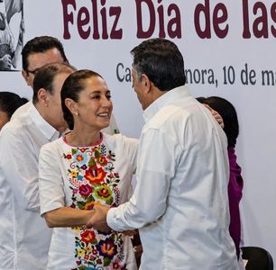 Acompaña Lamarque a Claudia Sheinbaum Pardo en entrega de tarjetas de pensión mujeres bienestar en Cajeme