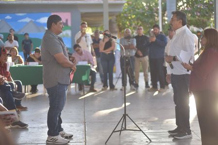 En primera edición itinerante de audiencia del pueblo gestiona Javier Lamarque  rehabilitación de vías estatales y responde a necesidades del área rural.