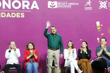 Atestigua Lamarque entrega de becas “TIERRA DE OPORTUNIDADES” para deportistas impulsada por el gobernador Durazo.