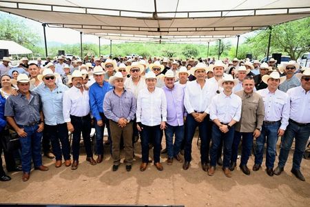 Con apoyo de presidenta Sheinbaum, Gobernador Durazo inicia construcción de Subasta ganadera de la sierra en Moctezuma