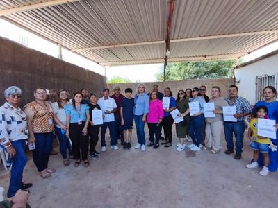 Cumple alcaldesa el sueño de tener un patrimonio seguro a familias de la colonia Fundadores