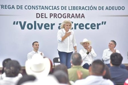 Devuelven esperanza al campo con entrega de finiquitos del programa "VOLVER A CRECER" a productores del sur de Sonora.
