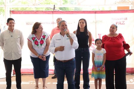 Con jornada 49 de servicios y feria de la paz llevan beneficios a cientos de familias del ejido Francisco Villa